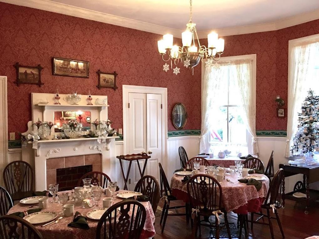 Bed and Breakfast Holly House Of Hamilton Экстерьер фото