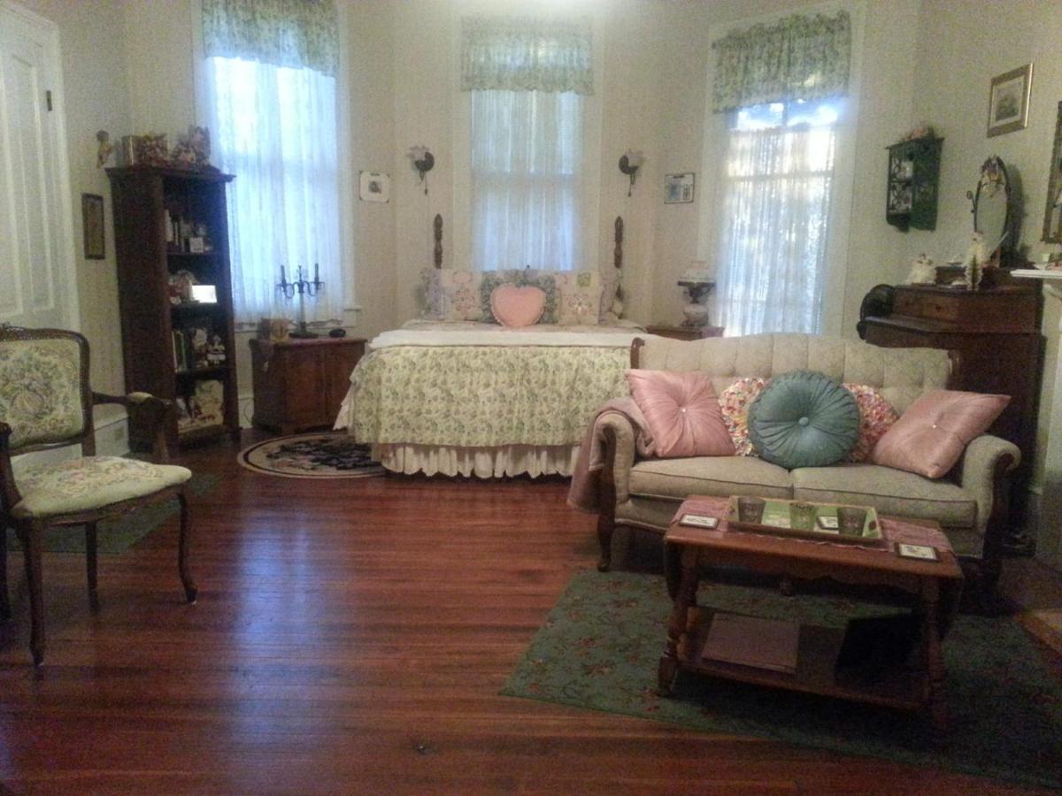 Bed and Breakfast Holly House Of Hamilton Номер фото