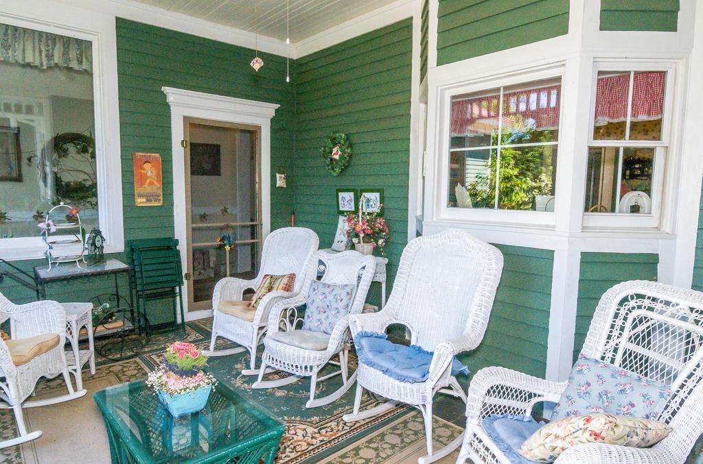 Bed and Breakfast Holly House Of Hamilton Экстерьер фото