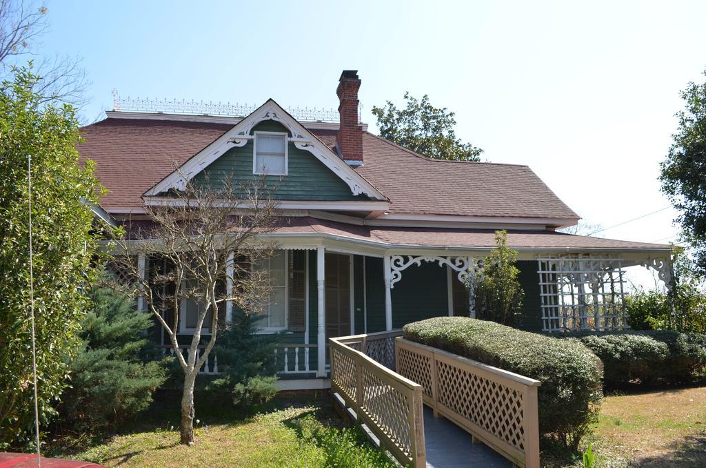 Bed and Breakfast Holly House Of Hamilton Экстерьер фото
